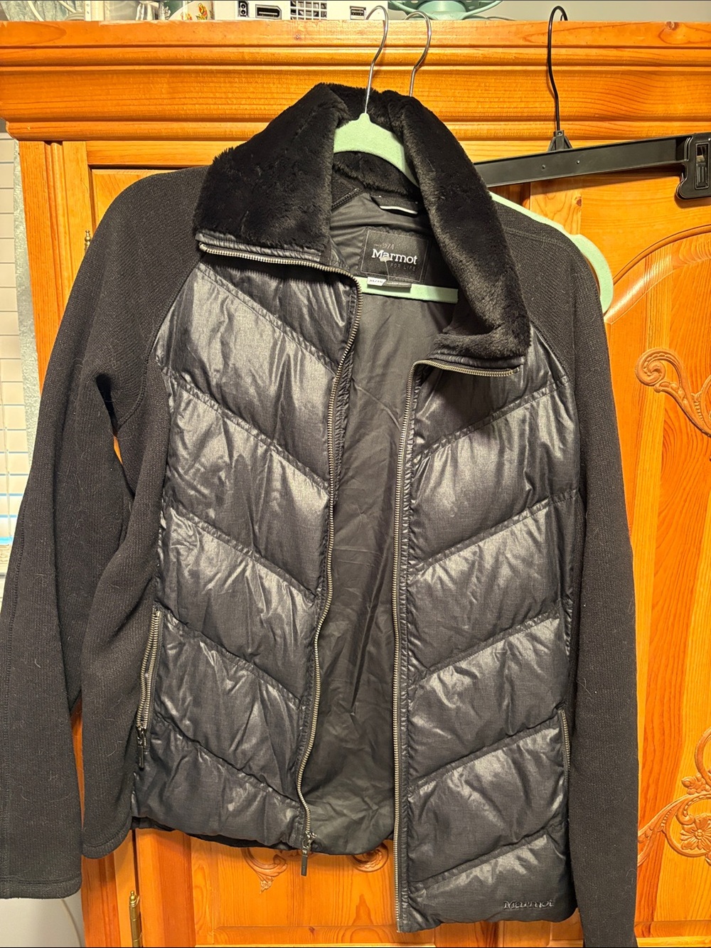 Marmot Black Quilted Puffer Jacket with Faux-Fur Collar